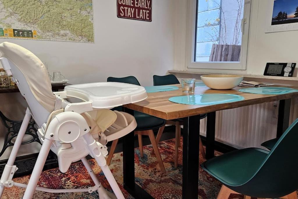 Stadt-Ferienwohnung Mit 55 M² Fuer 2 Erw. Personen Und Kind Bis 3 Jahren Бад Лаутерберг Екстериор снимка