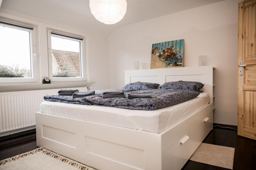 Stadt-Ferienwohnung Mit 55 M² Fuer 2 Erw. Personen Und Kind Bis 3 Jahren Бад Лаутерберг Екстериор снимка